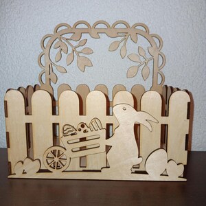 Zeitloses Osterkörbchen aus Holz – Inkl. Ostergras und 1 Tube Holzleim