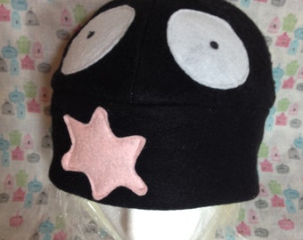 Cappello in pile ispirato allo sprite di fuliggine
