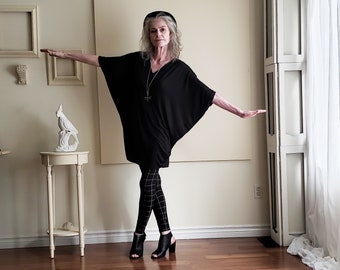 NEW Oversized Tunic V Neck Dress Dolman Short Sleeve Sweater Loose Relaxed Fit Top Batwing - XSmall - Large  Rayon/Spandex Jersey