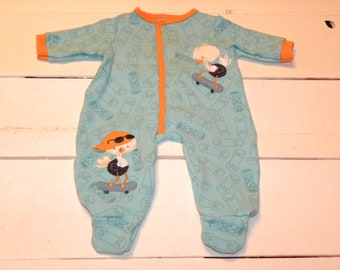 Dormiente con piedi fantasia Little Skater - Vestiti per bambole da 16 - 18 pollici