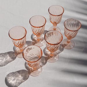 Set of 6 Vintage Rosaline Pink Swirl Wine Glasses – Luminarc, France