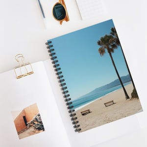 Caderno Espiral Malibu - Perfeito para Diário, Planejamento de Viagens, Escola, Presentes para Amantes do Oceano, Memórias de Verão, Caderno de Desenhos Divertido