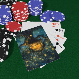 Ensemble de cartes à jouer poker dans une cabane magique, conception de cabane dans les arbres magique, cadeau parfait pour les amateurs de cartes, soirée jeux, objets de collection, soirée poker