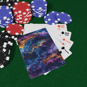 Naipes con diseños oníricos: baraja abstracta surrealista, cartas con diseños caprichosos, juego de póker de fantasía, regalo para soñadores y amantes del arte.