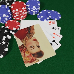 Naipes de moda vintage: baraja de estilo retro, iconos de la moda clásica y alta costura atemporal, cartas de historia de la moda, naipes de póker