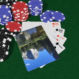 ヨセミテ国立公園トランプセット - ポーカーナイトの必需品、ユニークなゲームナイトギフト、美しい自然のデザイン、カード愛好家に最適