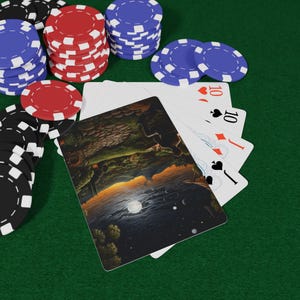 Conjunto de cartas de pôquer Out For the Night, perfeito para noites de jogos e presentes, com tema de cassino, arte exclusiva, jogos de cartas, diversão com pôquer