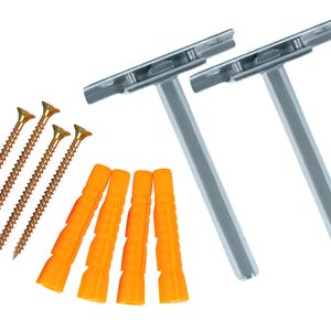 Puede incluir: Un juego de herrajes con dos soportes de estante plateados, cuatro tornillos dorados y cinco tacos de pared naranjas. Los soportes tienen un dise&ntilde;o en forma de T. Los tornillos son puntiagudos y los tacos son cil&iacute;ndricos.
