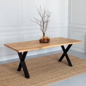 Table de salle à manger BRAVION OAK ALFA sans bordure en bois et pieds métalliques X+, bords droits classiques, épaisseur 4 cm, chêne massif