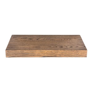 Puede incluir: Una estanter&iacute;a rectangular de madera con un patr&oacute;n de vetas naturales. La estanter&iacute;a es de color marr&oacute;n c&aacute;lido con l&iacute;neas de vetas marr&oacute;n m&aacute;s oscuras. Los bordes son limpios y cuadrados, y la estanter&iacute;a parece estar hecha de madera maciza.