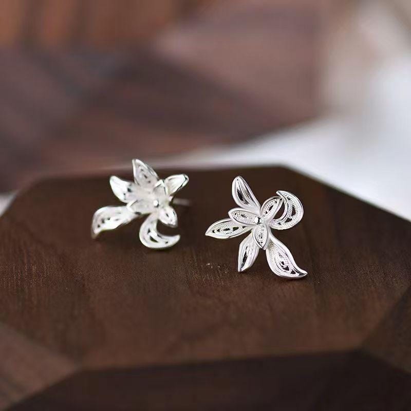 アクセサリー STRONG IRIS EARRINGS ours IRIS STRONG ours