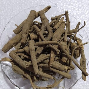 Ashwagandha Desi Sticks – naturalny suszony korzeń Withania Somnifera do stosowania w ziołolecznictwie i tradycyjnym zdjęcie 4