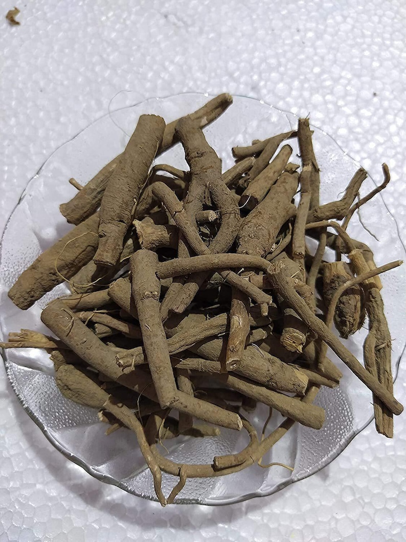 Ashwagandha Desi Sticks – naturalny suszony korzeń Withania Somnifera do stosowania w ziołolecznictwie i tradycyjnym zdjęcie 4
