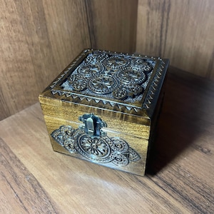 Hand-Carved Walnut Jewelry Box: Rustic Wooden Keepsake Chest