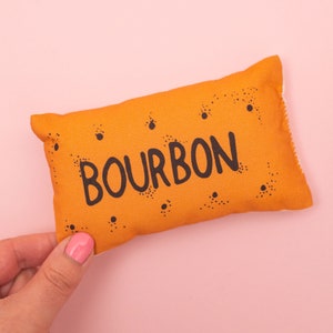 Bourbon Biscuit Mini Cushion DIY Kit image 2