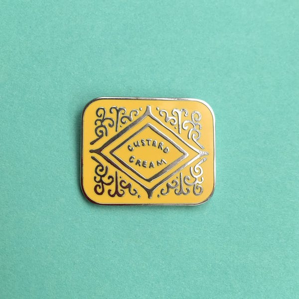 Crème crème Biscuit Enamel Pin / Pin Badge - Flair - Enamel Badge - Cookie Pin