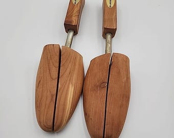 Wooden Shoe Stretcher: Jarman Rochester Shoe Tree Co. - Size Medium