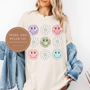 Daisy Smiley Face PNG, Retro Daisies Smiley, Shirt Design, Bright Cheerful PNG, floral smiley download, boho design, pretty design, for her