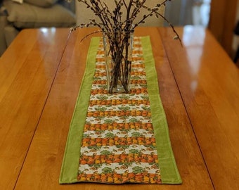 Table Runner with Acorns and Pumpkins, Home Decor