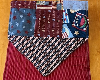 American Quilted Table Runner: Patriotic Decor