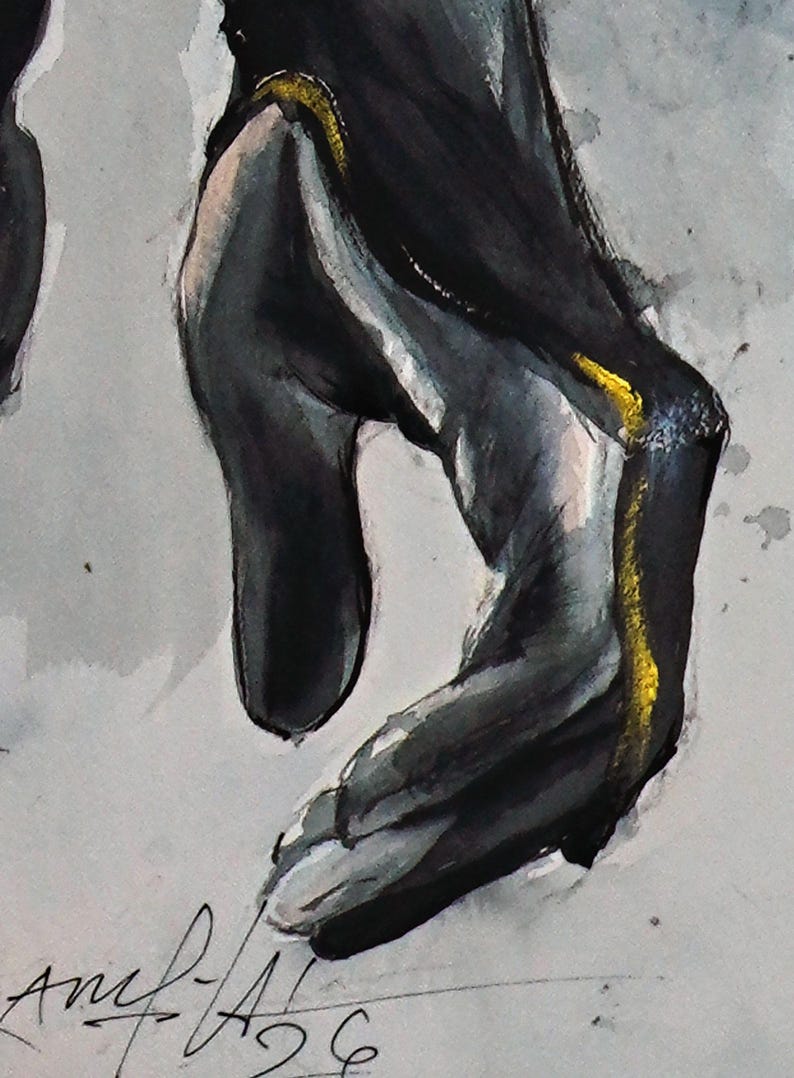 Puede incluir: Una pintura de acuarela sobre papel que representa una mano en un gesto hacia abajo, realizada en tonos negros, grises y blancos. Una l&iacute;nea dorada fina y vibrante recorre el costado de la mano. Una firma manuscrita y el n&uacute;mero 26 aparecen en la parte inferior.