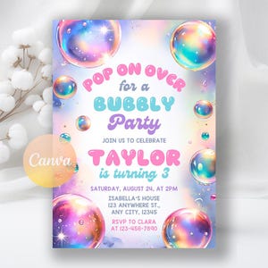 Puede incluir: Una colorida invitación con tema de burbujas. El texto invita a una "Bubbly Party" para celebrar el tercer cumpleaños de Taylor. La invitación incluye la fecha, hora y lugar de la fiesta.
