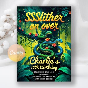 Könnte beinhalten: Eine lebendige Geburtstagseinladung mit Dschungel-Thema. Das Design zeigt zwei Schlangen, eine grüne und eine blaue, die sich um einen Ast winden. Der Text enthält "SSSlither on over" und "Charlie's 10th Birthday". Die Einladung enthält auch Veranstaltungsdetails.