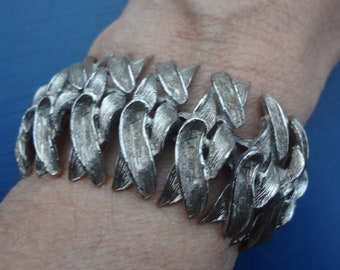 Vintage Silver Tone Bracelet - Vintage Jewelry - Vintage Costume Jewelry - Bracelet - Vintage Bracelet - Statement Bracelet - Silver Jewelry