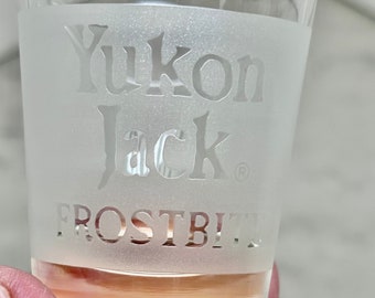 Frosted Yukon Jack Frostbite Shot Glass - Vidrio de tiro esmerilado - Whisky Yukon Jack - Licor Yukon Jack - Cócteles Yukon Jack - Hora feliz