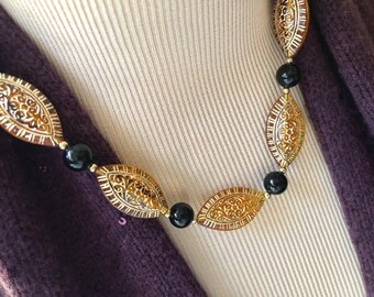 Vintage Beaded Necklace – Gold Oval Beads, Black Accents