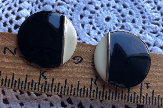 Vintage Black and White Clip Earrings - Gold Acce… - image 10