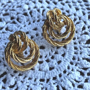 Vintage Gold Knot Clip Earrings - Classic Shiny Double Knots