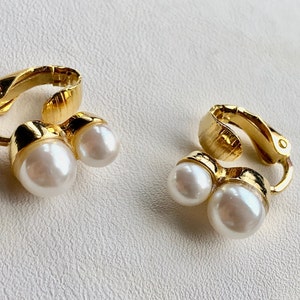 Pearl Clip Earrings - Vintage Earrings - Pearl Earrings - Pearl Jewelry - Costume Jewelry - Gold Tone Pearl Earrings - Clips - Faux Pearls