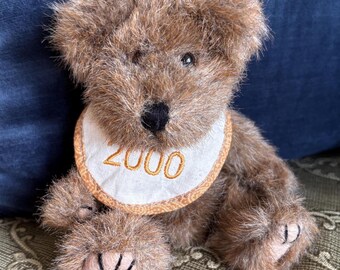 Millennium Boyds Teddy Bear – 2000 Embroidered Bib, Jointed