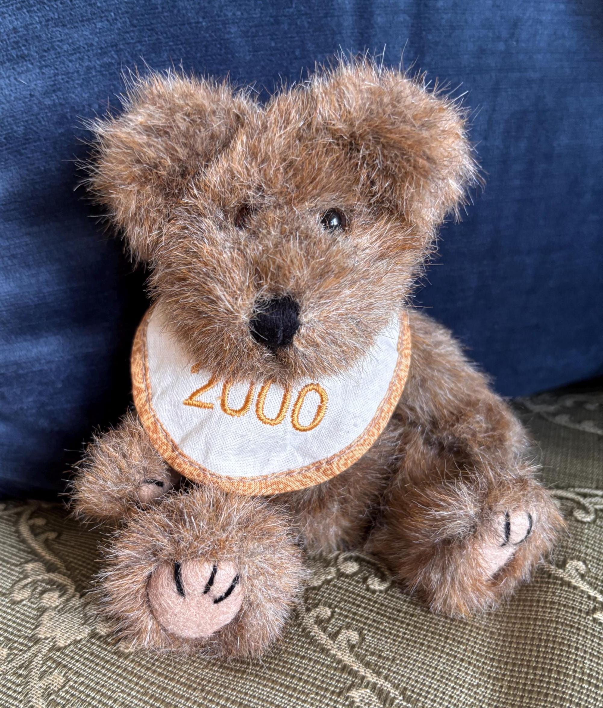 Millennium Boyds Teddy Bear – 2000 Embroidered Bib, Jointed
