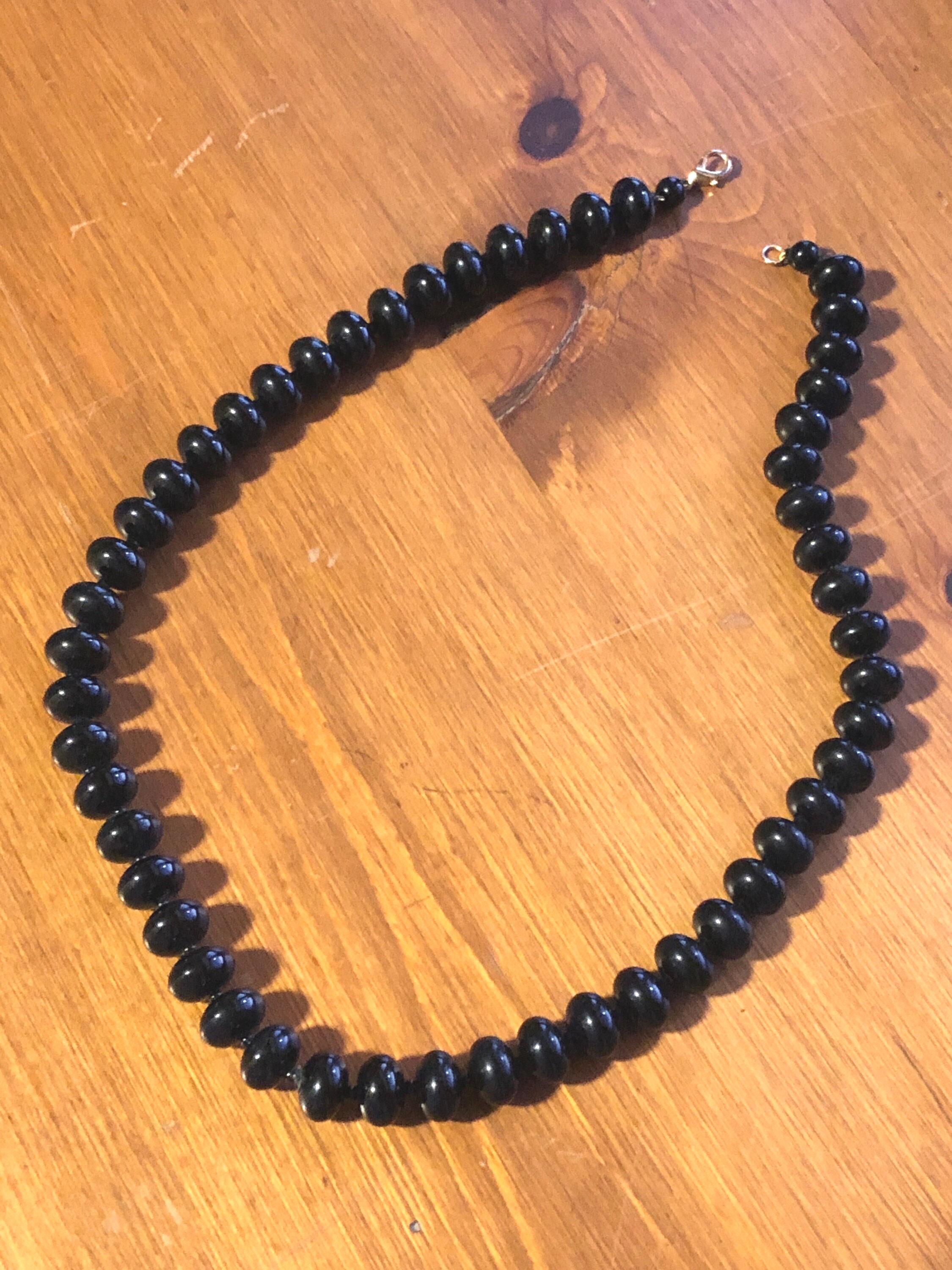 ★VINTAGE HOLLYWOOD★ Black Stone Beads Necklace Black Glass Bead Necklace - Vintage Jewelry - Vintage