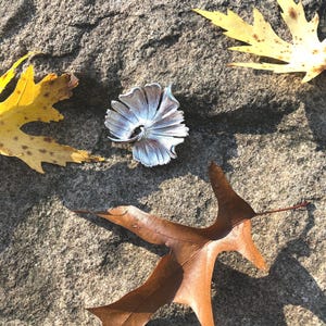 Monet Leaf Pin - Fall Leaf PIn - Vintage Jewelry - Costume Jewelry - Vintage Monet Pin -Silver Tone Leaf Pin - Monet - Monet Jewelry -Brooch