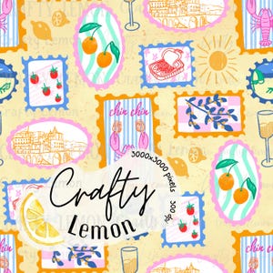 Op de afbeelding: Een grillig patroon met postzegelontwerpen met illustraties van sinaasappels, aardbeien, gebouwen en een zon. De postzegels staan tegen een lichtgele achtergrond met de tekst "Crafty Lemon".