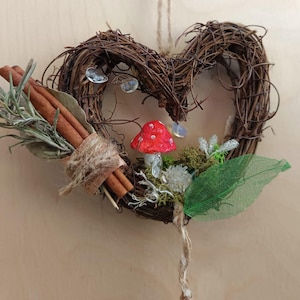 Couronne de sorts d&#39;amour spirituel de coeur, décoration murale de sorcière, amour botanique, couronne de coeur spirituel, intention d&#39;amour, couronne de fleurs séchées