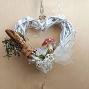 Couronne de protection spirituelle envoûtante coeur amour botanique sorcière décoration murale guirlande coeur spirituel amour intention coeur couronne de fleurs séchées