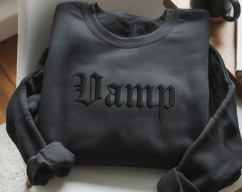 Sudadera con empeine bordado: letras góticas, jersey grunge oscuro