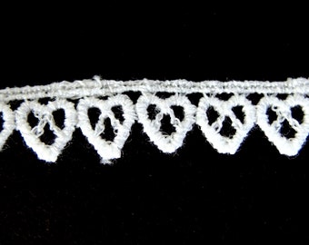 Vintage White Heart Lace, Venice Style Floral Trim, 3/8 Inches x 10 Yards, NOS