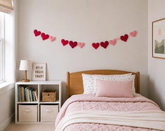 Trio Heart Garland/Banner
