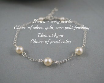 BRACELET Pearl Delicate 14k Gold Filled chain Beaded Swarovski pearls floating jewelry Bridesmaid gift Maid of honor Wedding Bridal party