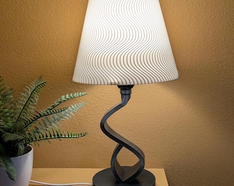 Modern Minimalist Desk Lamp - Unique Sculptural Lighting for Elegant Spaces