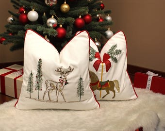Weihnachtlicher bestickter Kissenbezug – Urlaubsdekor / Rentier & Karussell – 45x45