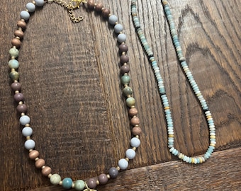 Conjunto de collar de cuentas neutras