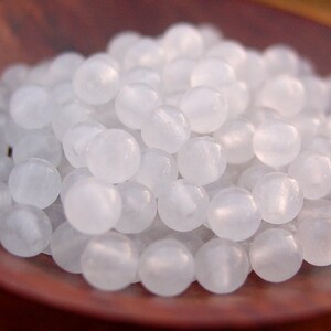 15 Inch strand 4 or 6 or 8 mm Round Snow Quartz Beads 4 mm