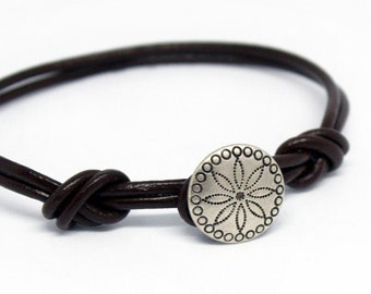 Flower Concha Leather Bracelet