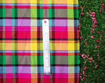 Tela Madras - Festival Fire Bold Caribbean Plaid Rosa Amarillo Verde Tela de algodón cultural cortada a medida Estampado de carnaval afrocaribeño